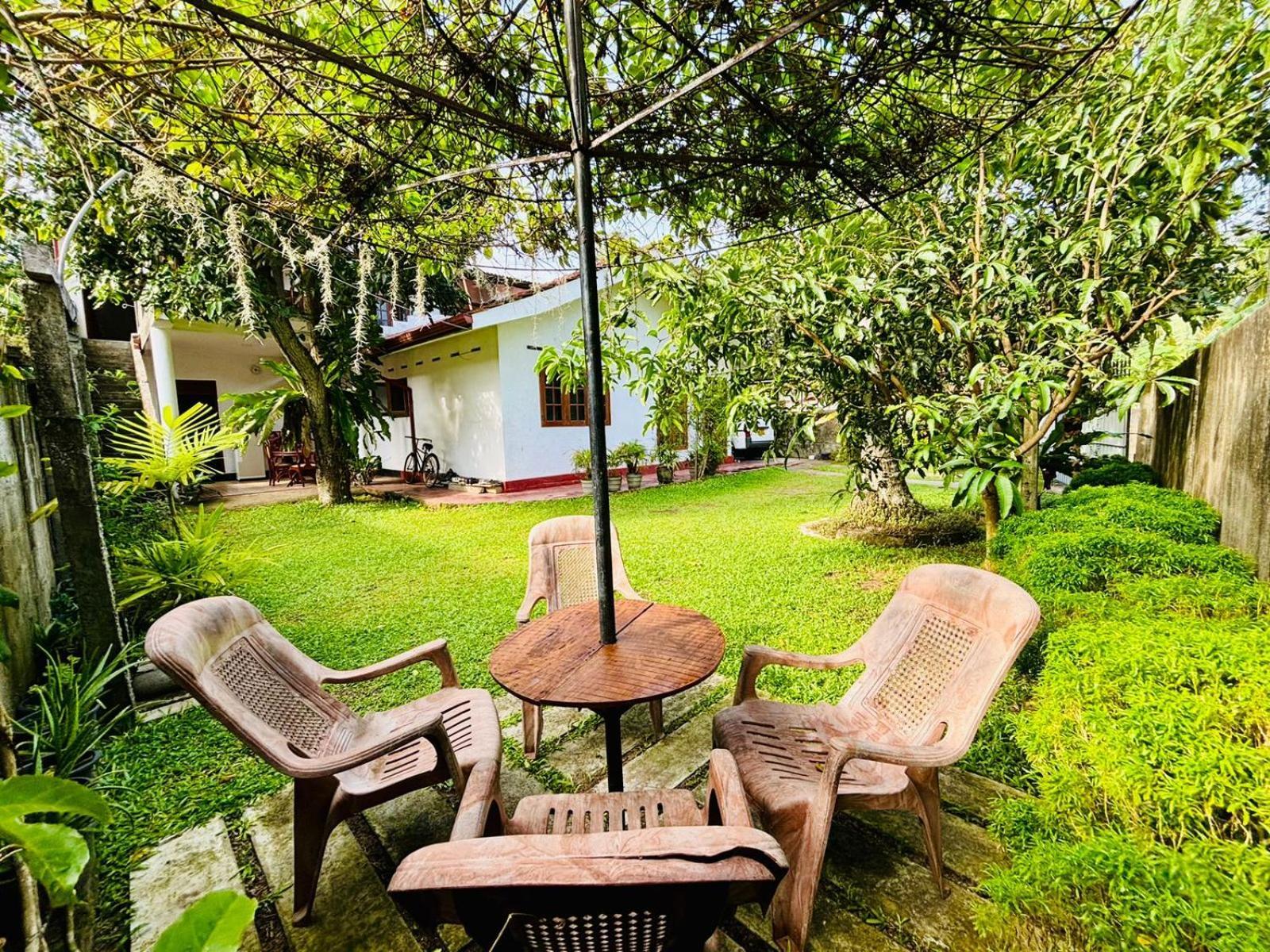 Sanithu Homestay And Villa Galle Exterior foto